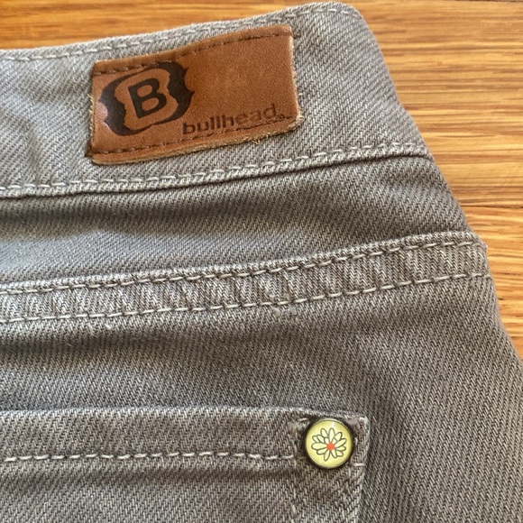 Bullhead Gray Jeans, Size 3 Reg - Picture 4 of 10